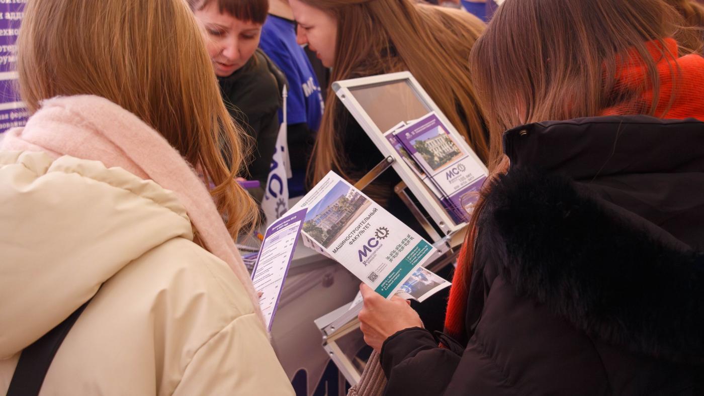 Двери БНТУ вновь распахнулись для сотен абитуриентов. Что организовал МСФ?